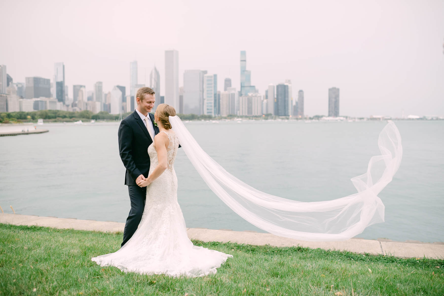 museum campus wedding photo