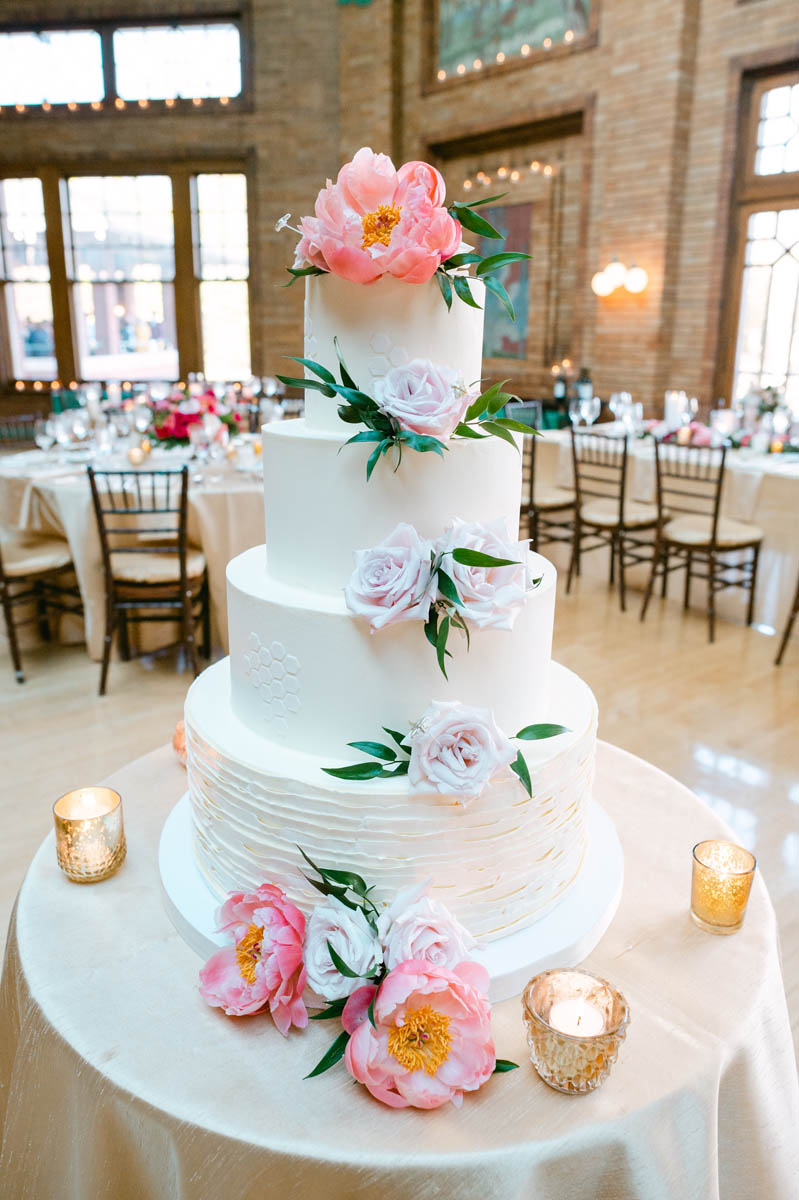 Wedding cake at Cafe Brauer wedding.