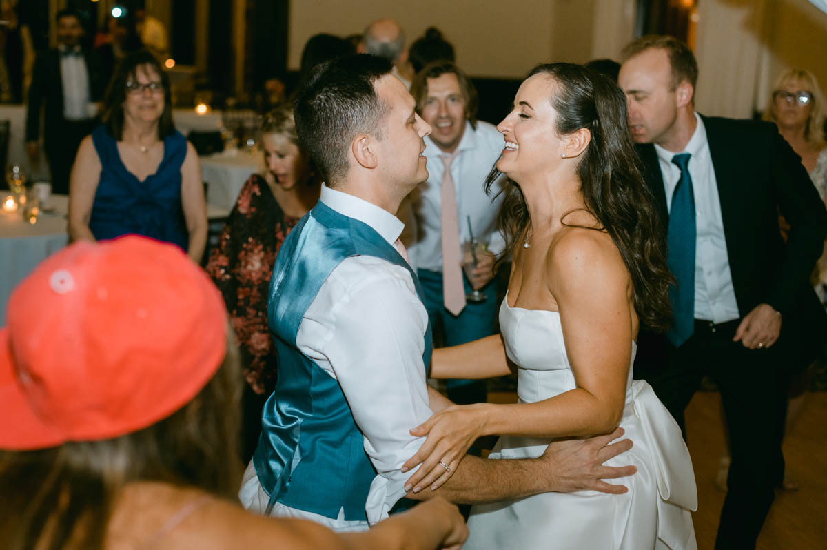 wedding guests dancing