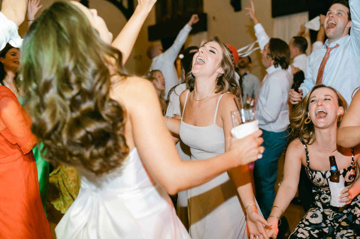 wedding guests dancing