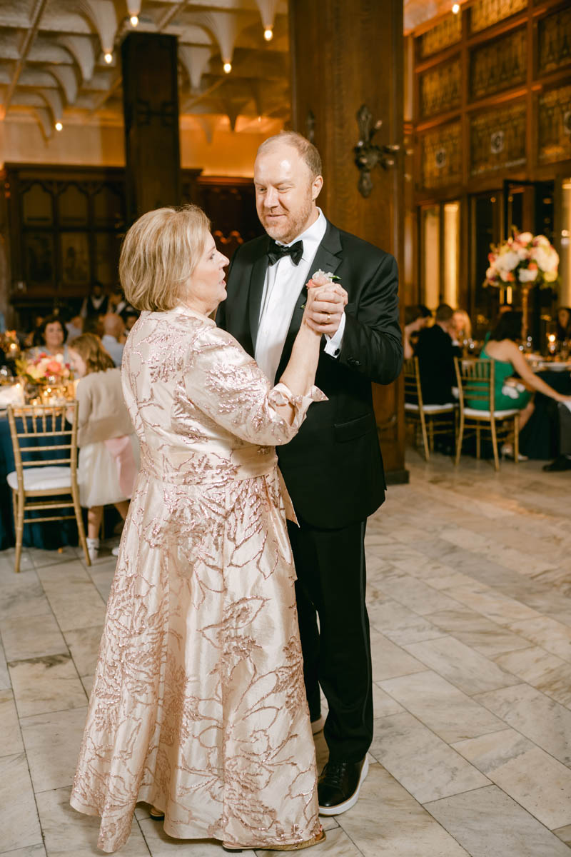 Groom dancing with his mom