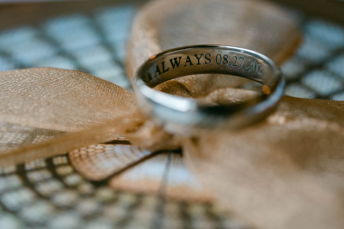 wedding ring details photo