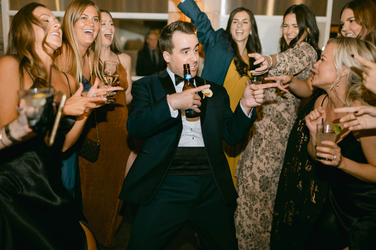 Kimpton Gray wedding dancing