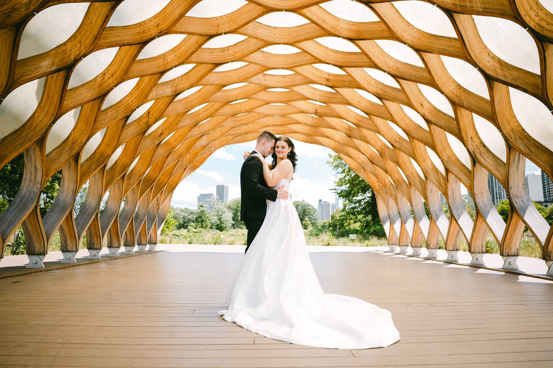 light and bright lincoln park honeycomb wedding photo best chicago wedding photographer