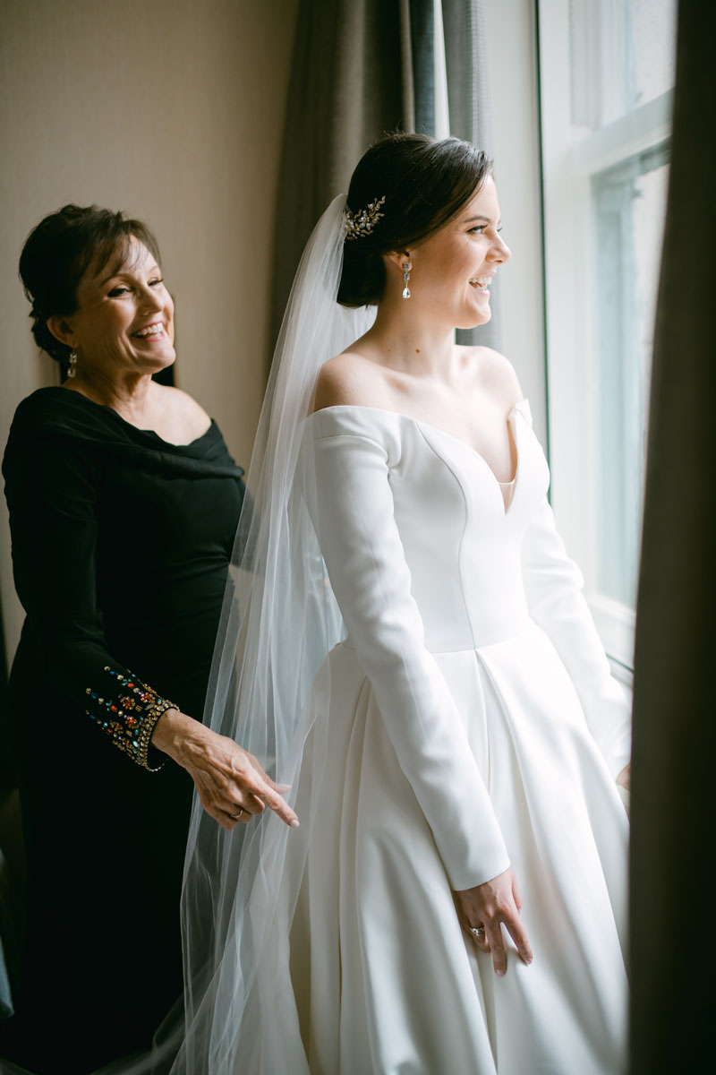 bride getting ready at JW Marriott wedding