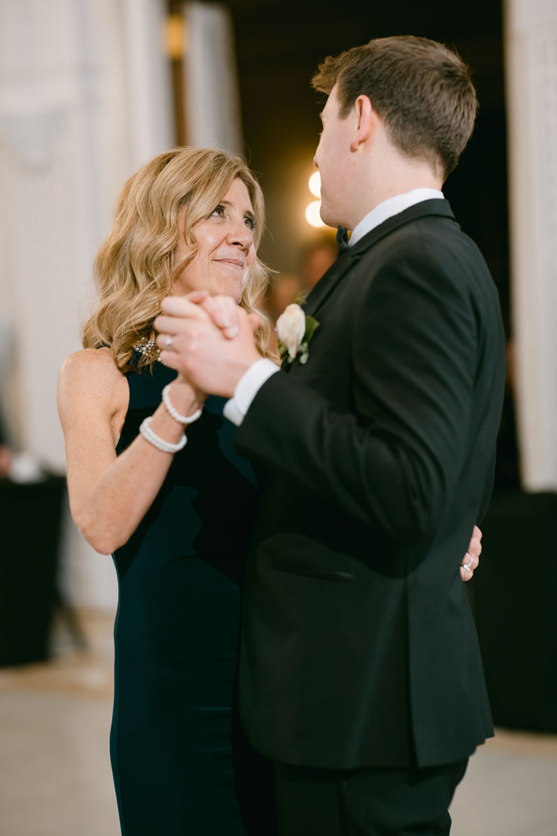 groom dancing with his mom