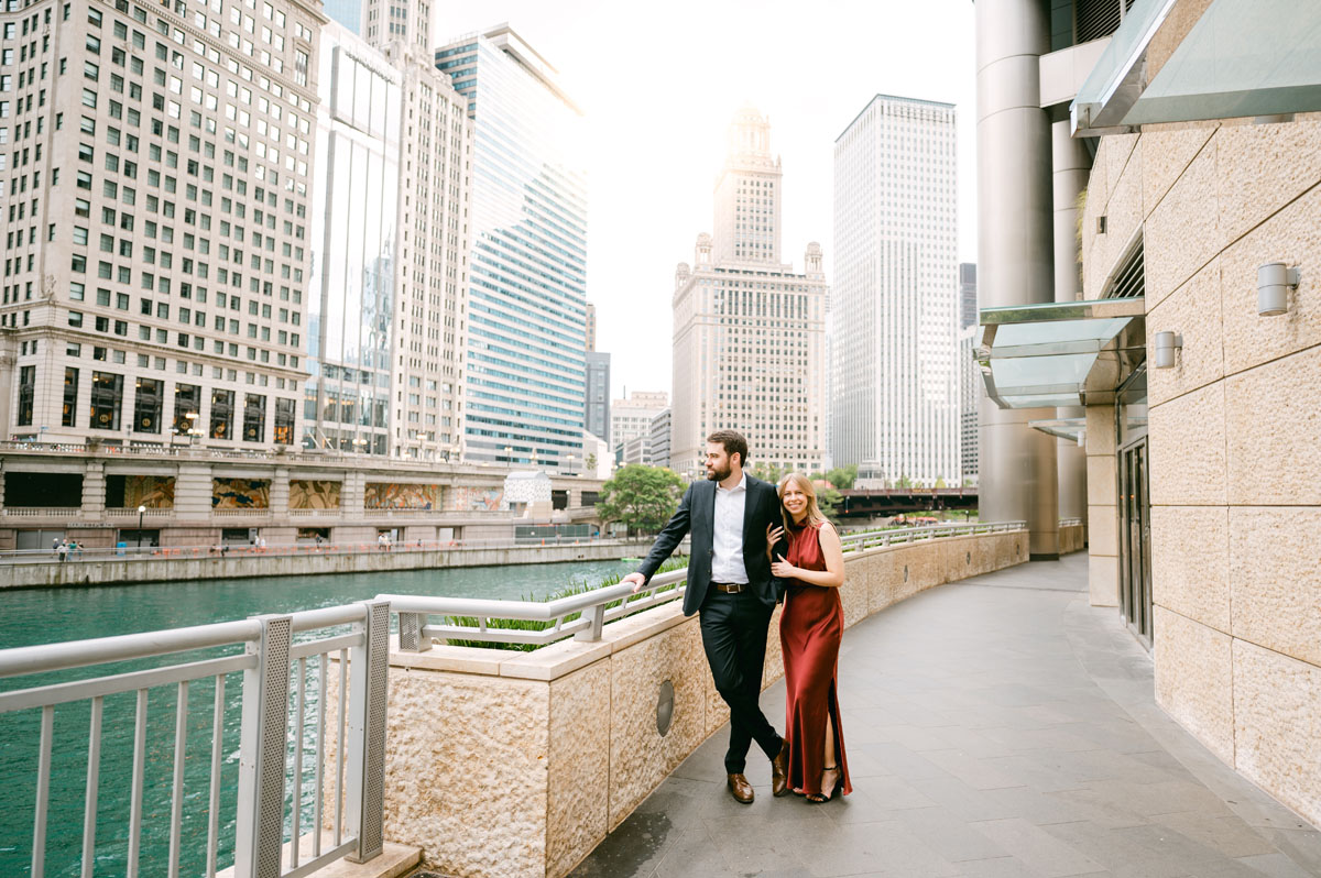 best chicago engagement spot light and bright photographer