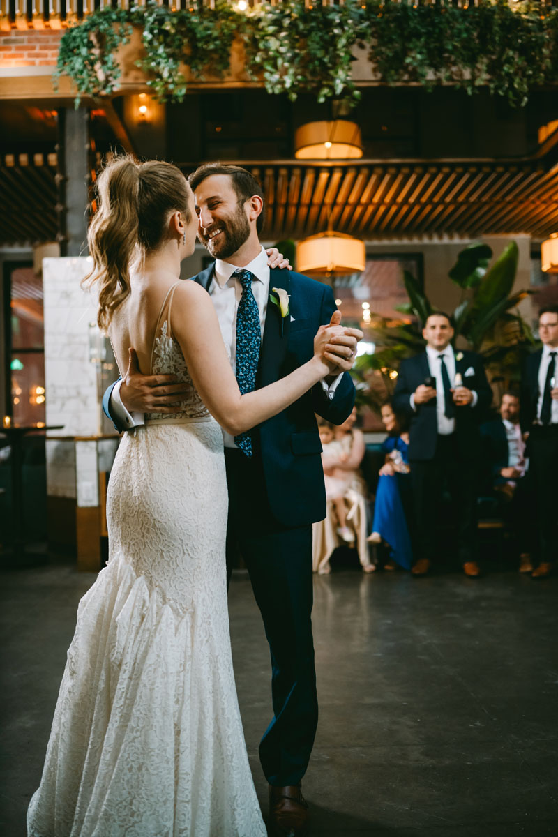 kimpton gray wedding first dance best chicago wedding photographer