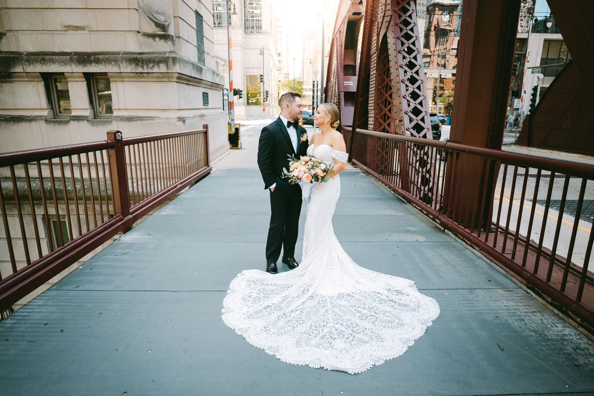 chicago bridge wedding photo