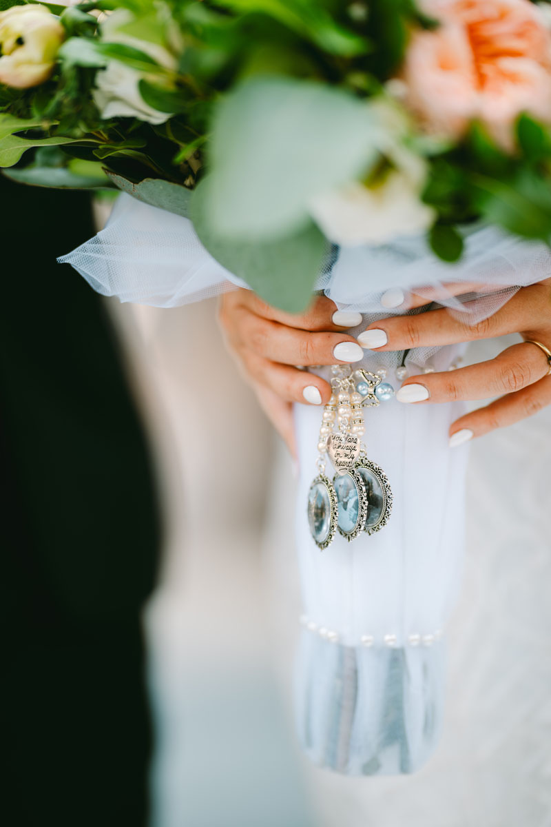 wedding bouquet with grandparents photos