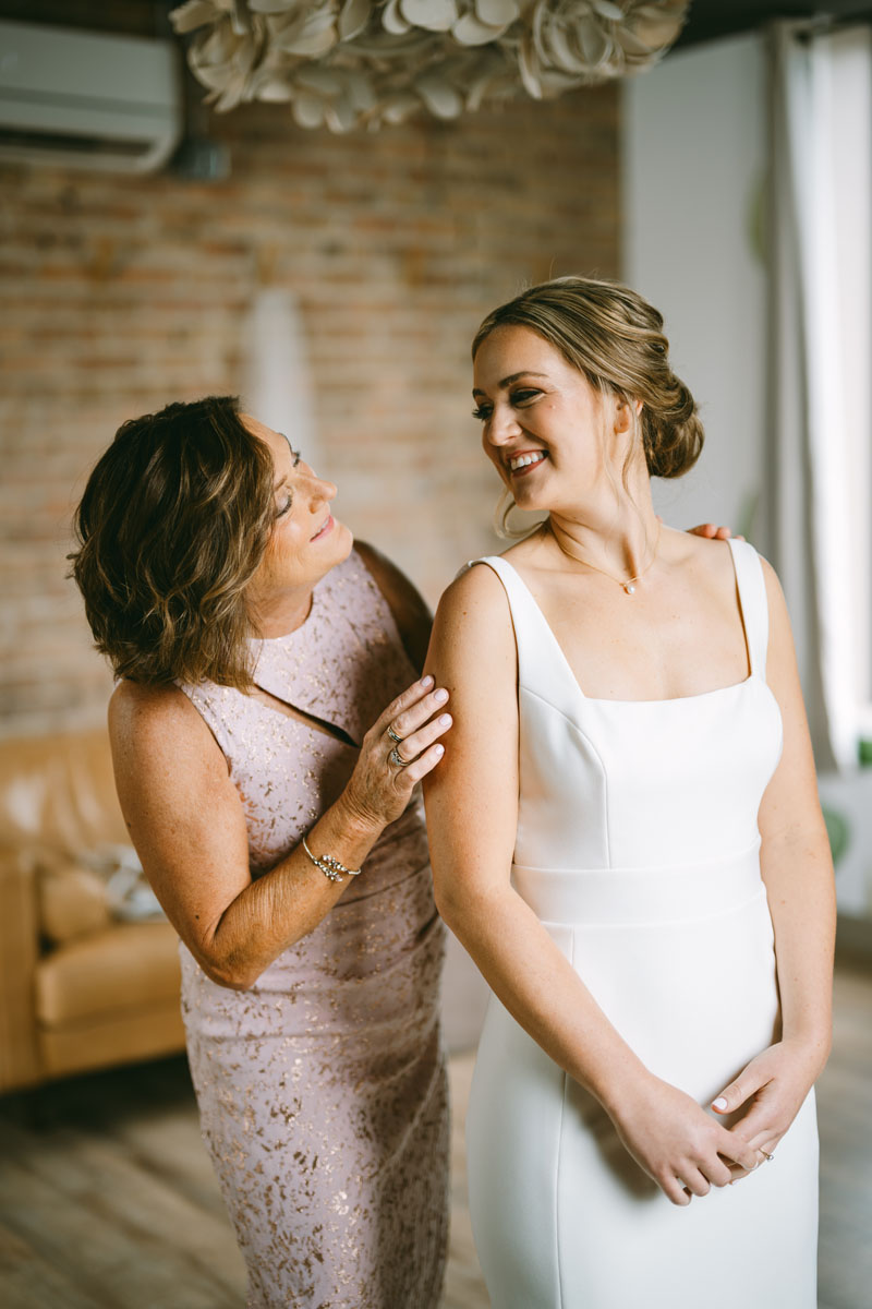 walden chicago wedding bride getting ready