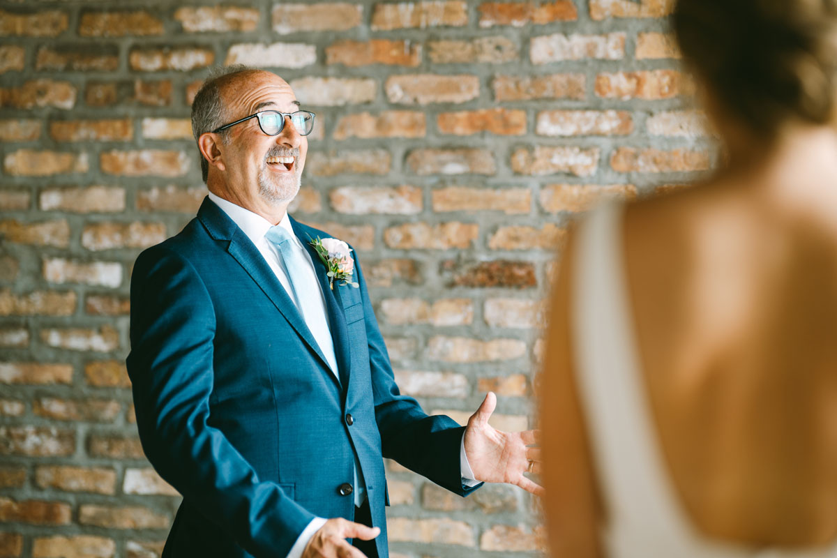walden chicago wedding dad first look