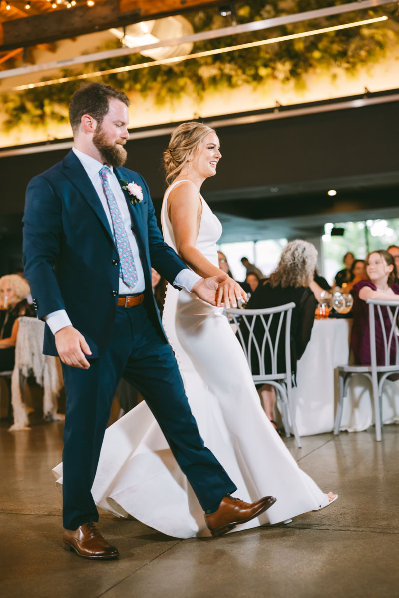 walden chicago wedding bride and groom first dance