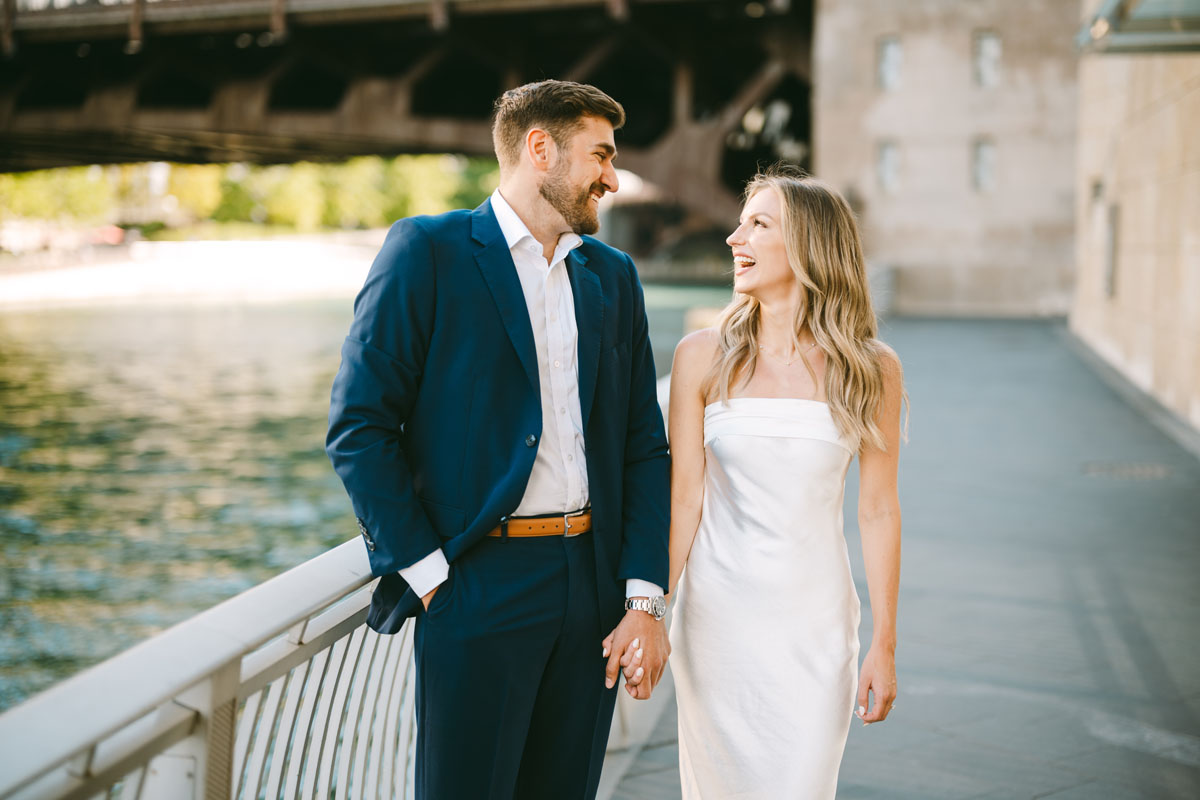light and bright chicago engagement photographer