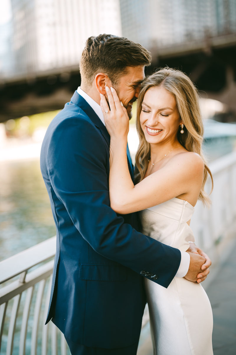 light and bright chicago engagement photographer