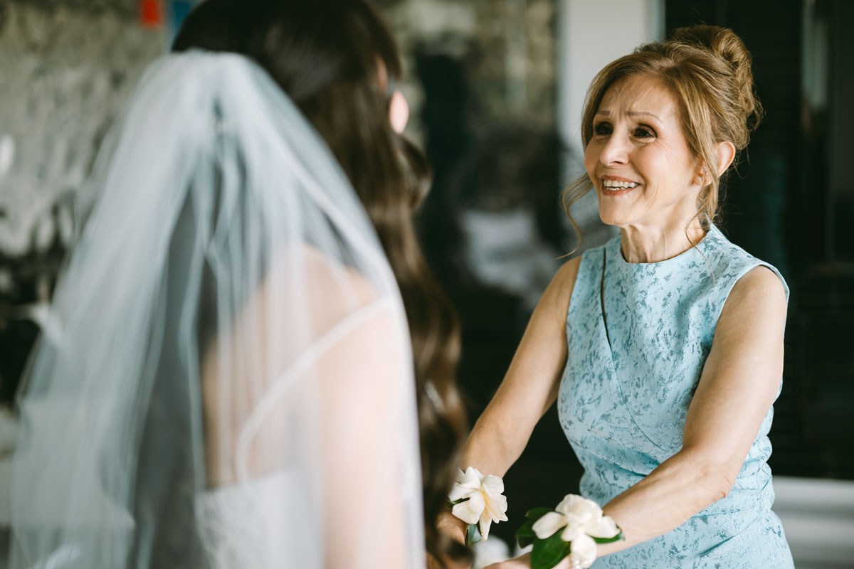 bride getting ready with mom at W Hotel wedding Chicago