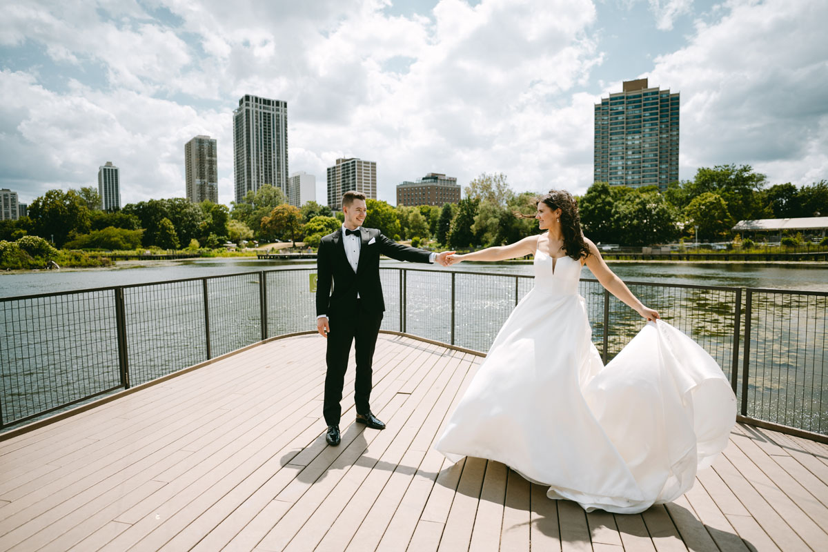 cafe brauer wedding vibrant true color wedding photographer