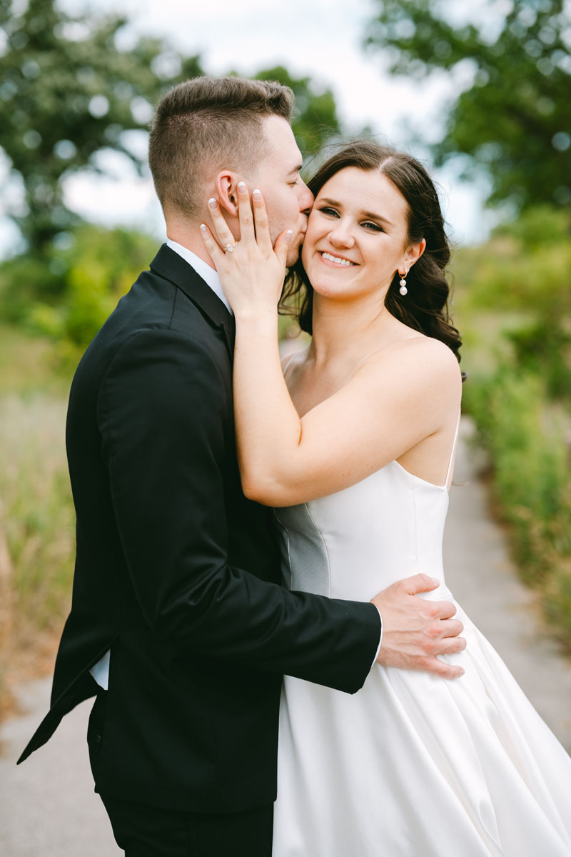 cafe brauer wedding vibrant true color wedding photographer