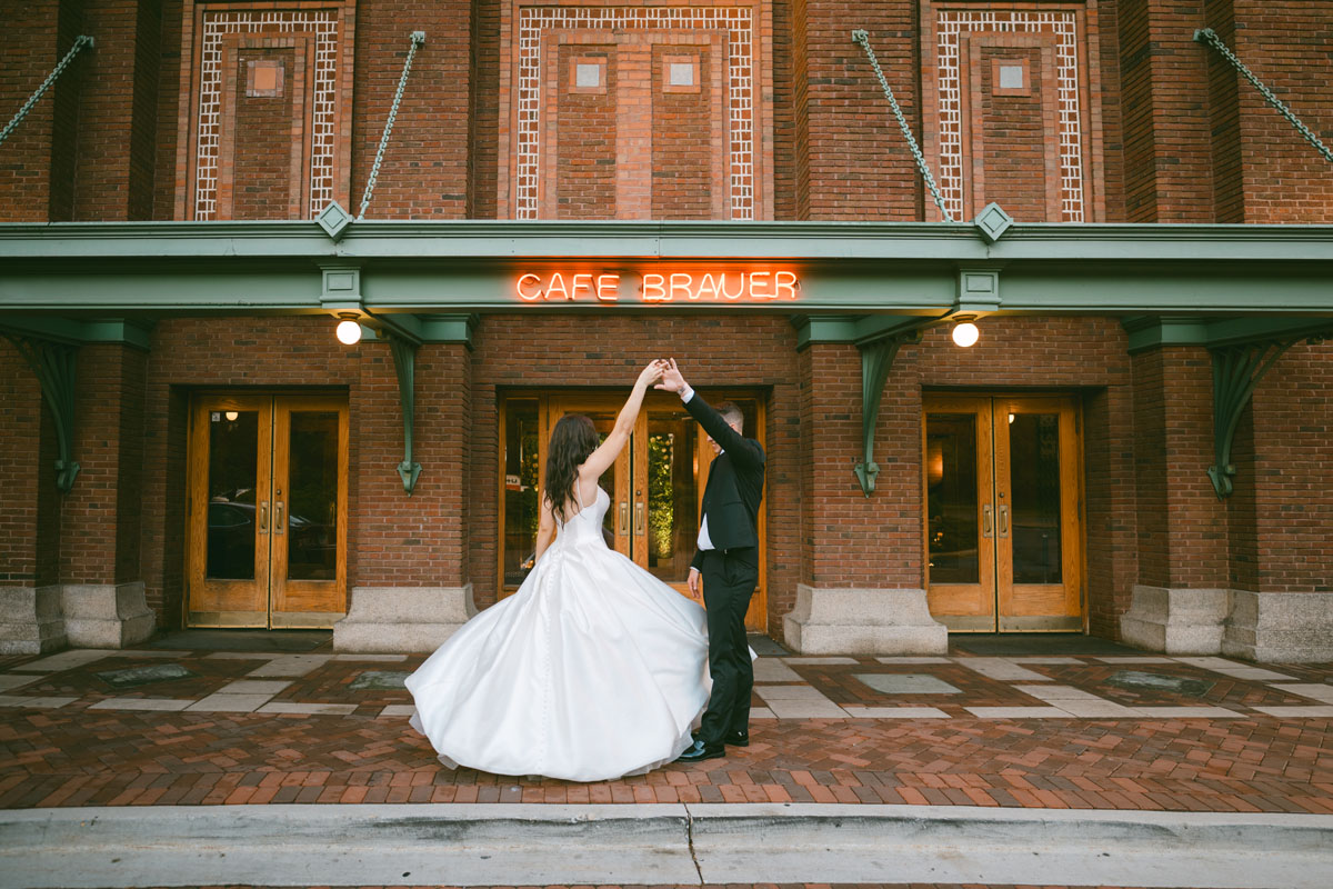 cafe brauer wedding ceremony photojournalistic wedding photographer
