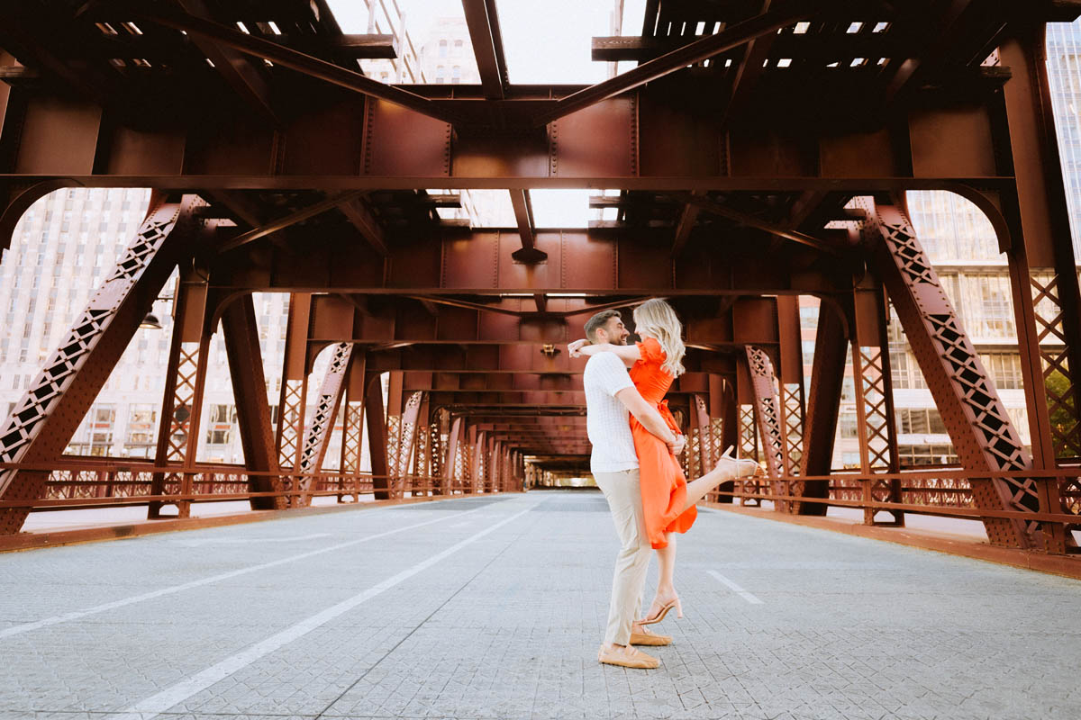 Engagement shoot on the Wells Street Bridge