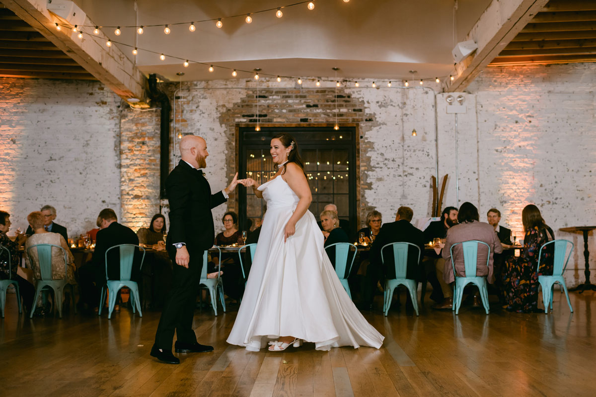 university club of chicago holiday wedding first dance