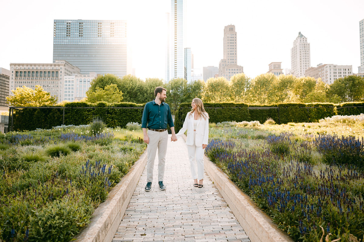 lurie garden chicago engagement photo location