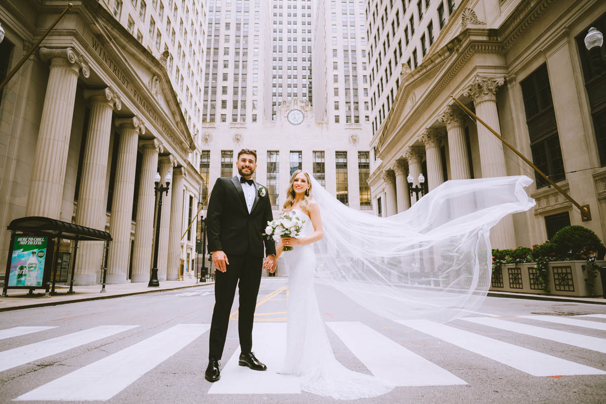 chicago board of trade wedding editorial true color photographer best chicago wedding photographer