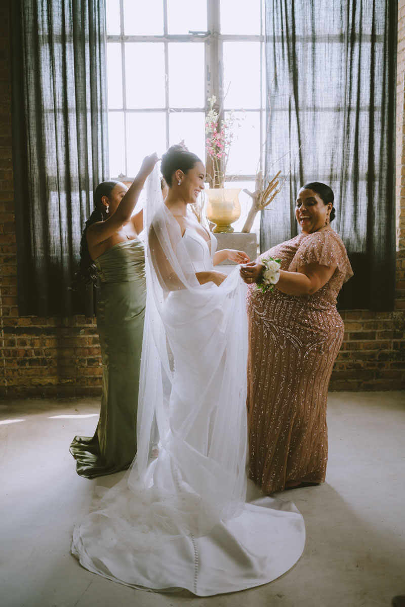 zhao b art center chicago wedding true color photojournalistic photographer