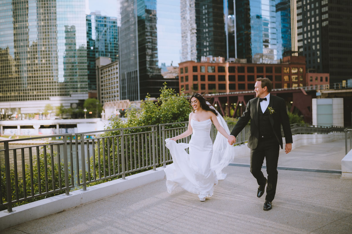 chicago bridge wedding true color dreamy photojournalistic photographer