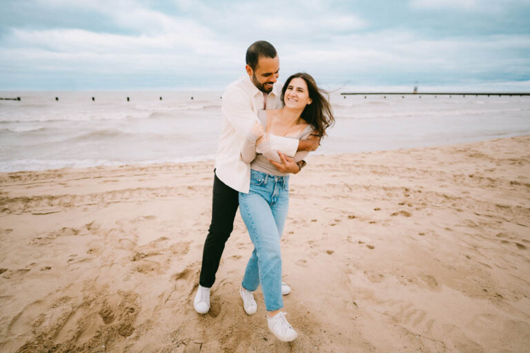 Moody North Avenue Engagement Fall Photos // Sarah + Austin