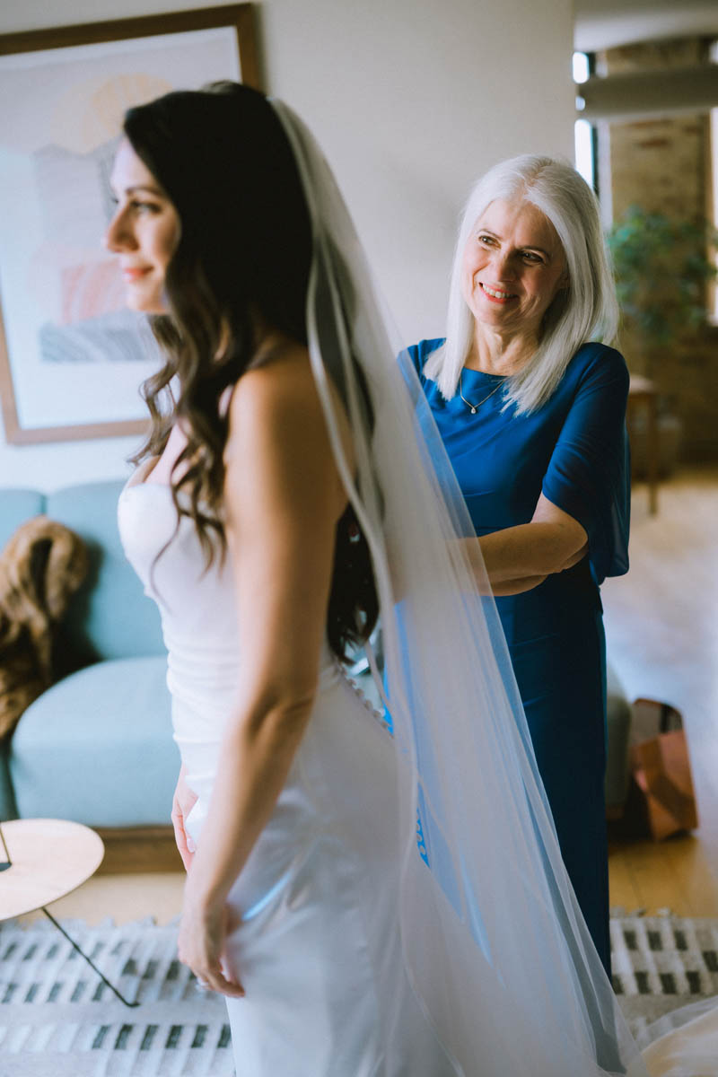 Elske wedding ceremony Chicago true color photography