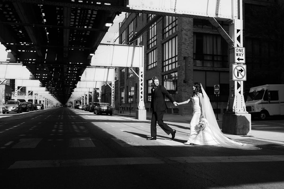 Chicago L train wedding photos