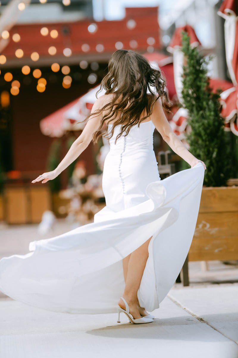 light and bright dreamy Elske wedding Au Cheval best Chicago wedding photographer