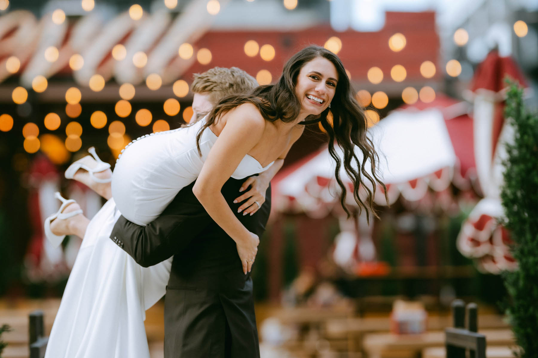 light and bright dreamy Elske wedding Au Cheval best Chicago wedding photographer