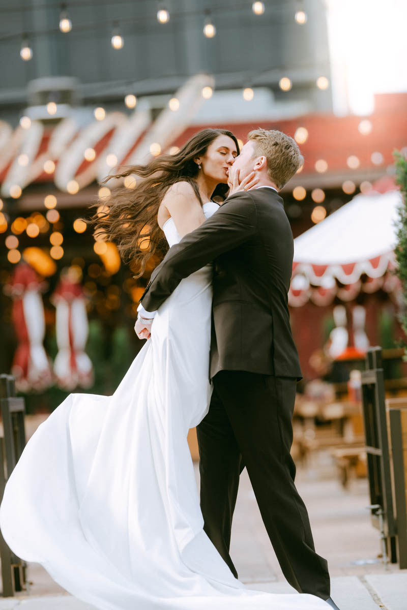 light and bright dreamy Elske wedding Au Cheval best Chicago wedding photographer