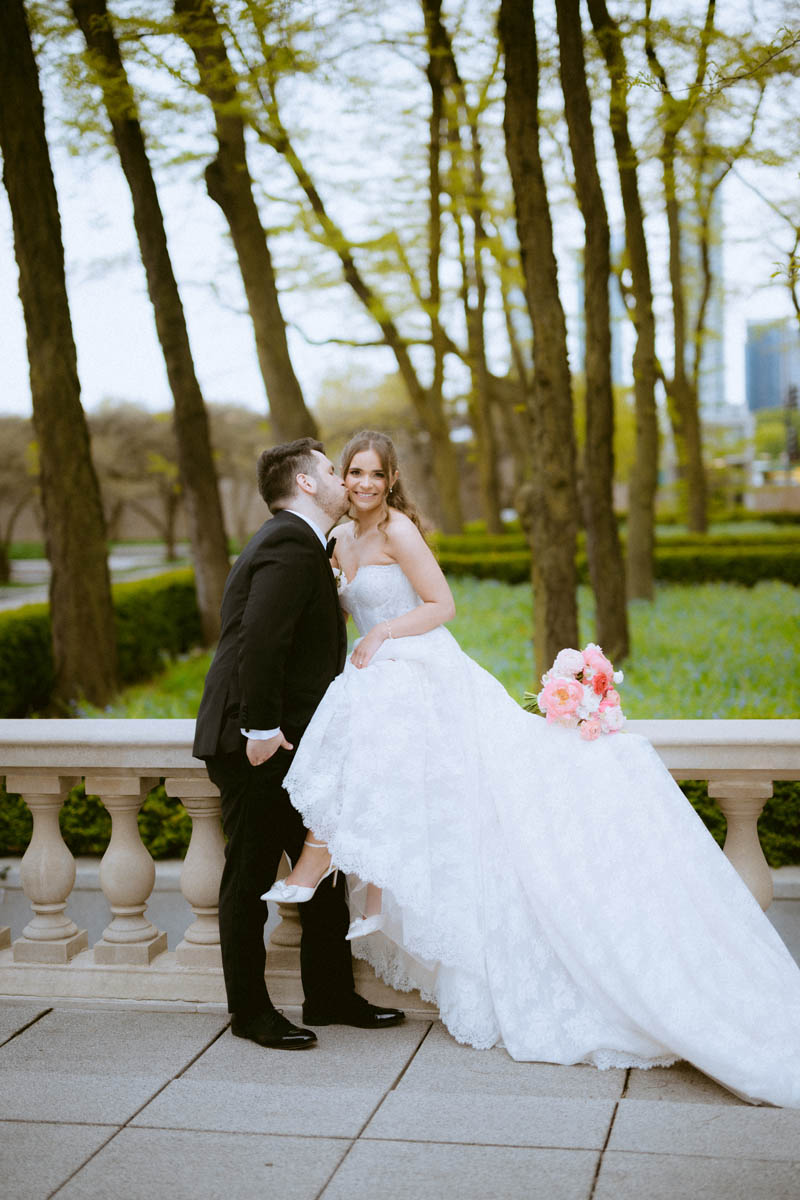 True Color Art Institute Garden Wedding Photographer