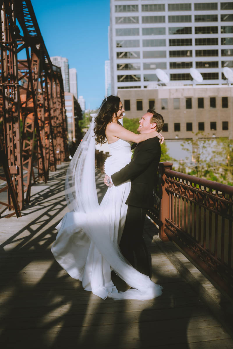 chicago bridge wedding true color dreamy photojournalistic photographer