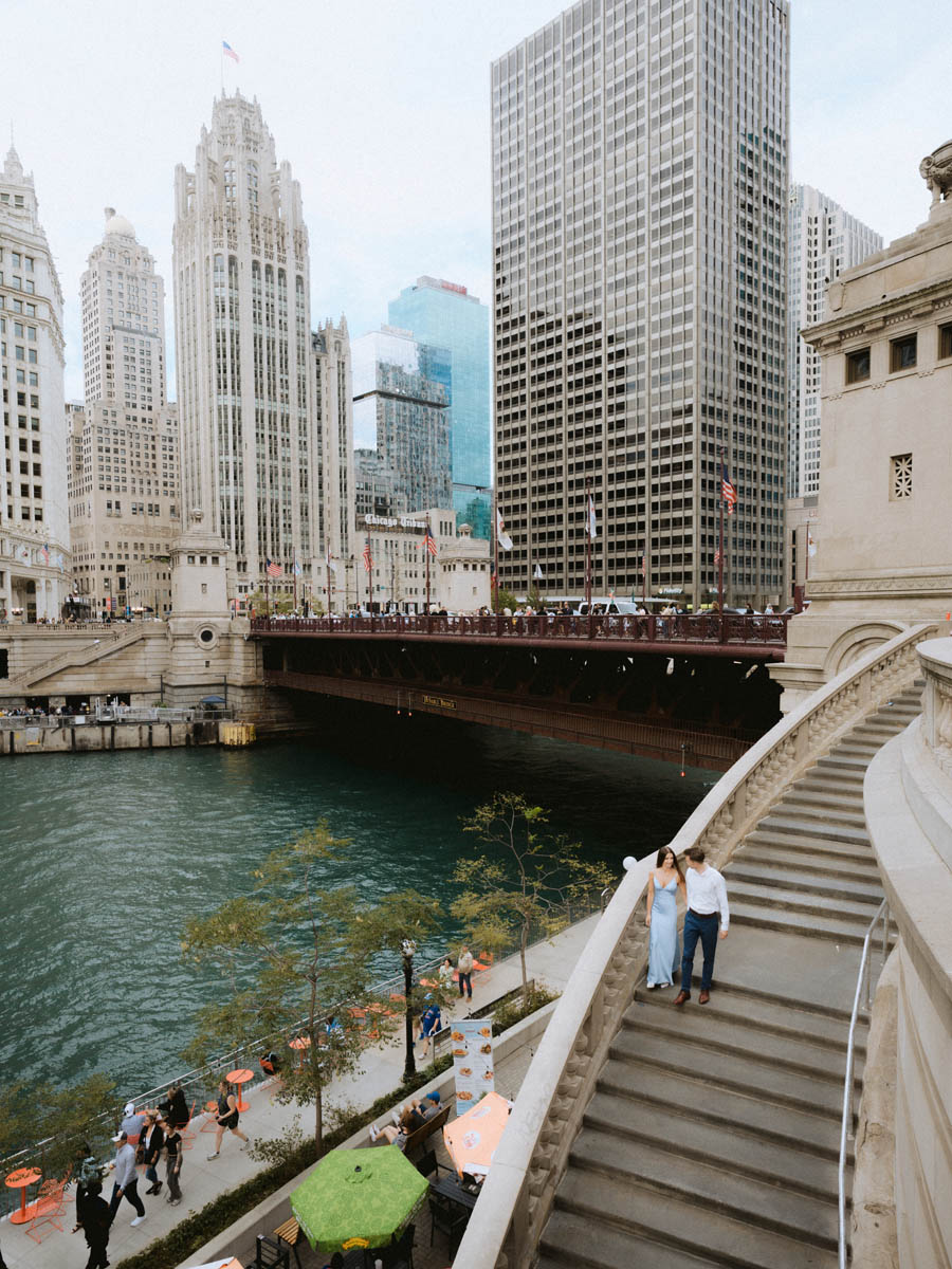 Couple walking down the stairs at Michigan Avenue